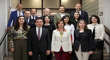 ESKİŞEHİR BAROSU’NDAN BÜYÜKŞEHİR BELEDİYE BAŞKANI ÜNLÜCE’YE TEBRİK ZİYARETİ