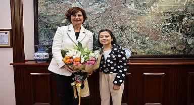 Eskişehir Büyükşehir Belediyesi'nin Çocuk Başkanı Hira projelerini açıkladı