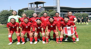Eskişehirli Milli Kaleci Esra Yarım'dan başarılı performans