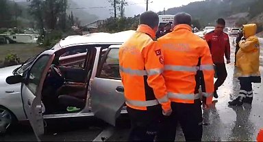 Isparta-Antalya Karayolu'nda yolcu otobüsü ile otomobil çarpıştı, 1 kişi hayatını kaybetti