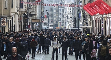 İstanbullular ekonomik sebeplerden dolayı bayramı İstanbul’da geçirdi, kredi kartı kullananların yüzde 33,9'u asgari tutarı ödeyebiliyor