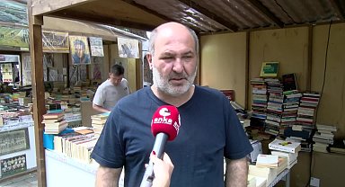 İzkitap Fest'e kitapseverlerden yoğun ilgi: "Fuar şenlik havasında geçiyor"