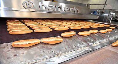 İzmir Büyükşehir Belediye Başkanı Cemil Tugay sözünü tuttu, ekmek 5 TL'ye düştü