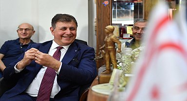 İzmir Büyükşehir Belediye Başkanı Tugay, gazileri ziyaret etti