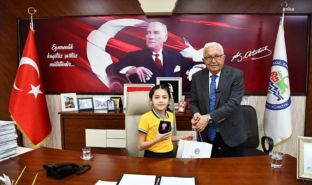 Karadeniz Ereğli Belediye Başkanı Posbıyık, koltuğunu ilkokul öğrencisi Başak Yiğit'e emanet etti