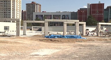 Koru Mahallesi kapalı otopark ve kent meydanı çalışmaları hızla devam ediyor