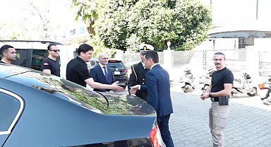 Marmaris Belediye Başkanı Ünlü, vatandaşlarla bayramlaştı