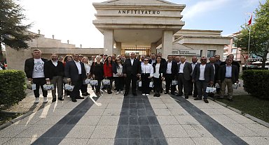 Menderes Belediye Başkanı Çiçek, muhtarlarla buluştu