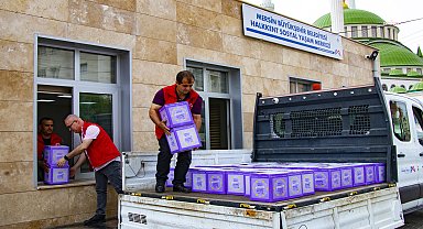 Mersin Büyükşehir Belediye Başkanı Seçer'den mesai arkadaşlarına hediye