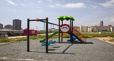 Mersin Büyükşehir Belediyesi'nden ilçelerdeki okul ve mahallelere yeni çocuk oyun grupları