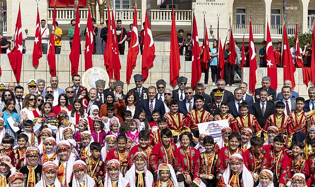 Mersin'de coşkulu 23 Nisan kutlaması