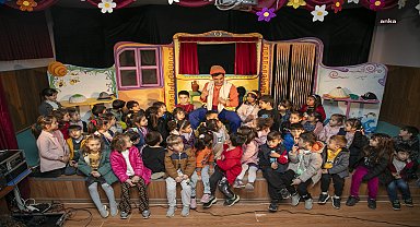 MERSİN ŞEHİR TİYATROSU, ÇOCUKLAR İÇİN SAHNE ALDI