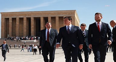 Muğla Büyükşehir Belediye Başkanı Aras, Anıtkabir'de Ata'nın huzurunda