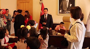 Muğlalı çocuklar Başkan Aras'tan emekliye zam istedi