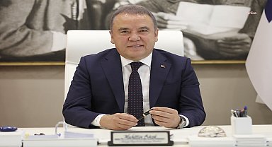 Muhittin Böcek: "23 Nisan Ulusal Egemenlik ve Çocuk Bayramımızı kutluyorum"