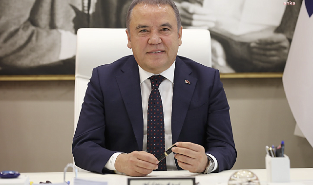 Muhittin Böcek: "23 Nisan Ulusal Egemenlik ve Çocuk Bayramımızı kutluyorum"
