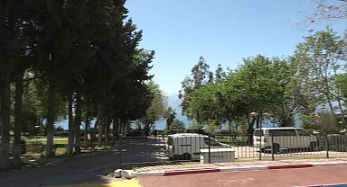 Muratpaşa Belediyesi'nin İnciraltı Falez Plajı'nda yeni sezon başladı