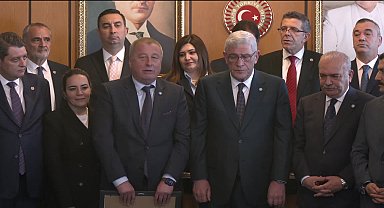 Müsavat Dervişoğlu mazbatasını aldı: "Polemik yapmak için gelmedim, millete hizmet etmek için geldim"