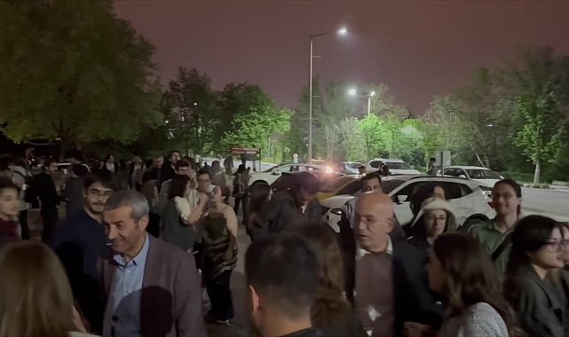 ODTÜ ÖĞRENCİLERİNİN REKTÖRLÜK ÖNÜNDEKİ OTURMA EYLEMİNE ÇANKAYA BELEDİYE BAŞKANI GÜNER’DEN DESTEK