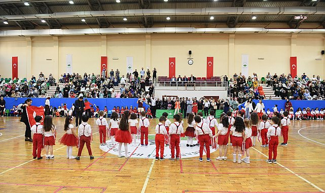 OSMANGAZİ'DE 23 NİSAN ÇOCUK ŞENLİĞİ, MİNİK ÖĞRENCİLERİN GÖSTERİLERİYLE SON BULDU