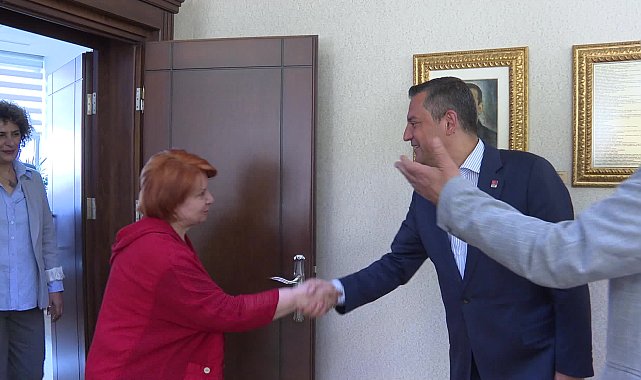 Özgür Özel, KESK Eş Başkanı Ayfer Koçak'ı kabul etti