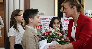 Tarihi kent Safranbolu'nun Belediye Başkanı Elif Köse 23 Nisan'da koltuğunu çocuklara emanet etti