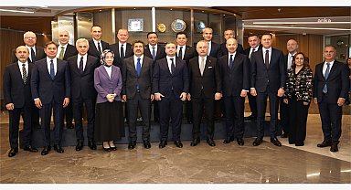 TCMB Başkanı Karahan'dan yerel seçimin ardından ilk mesaj: "Aylık enflasyonun ana eğilimini düşürecek sıkı parasal koşulları sürdüreceğiz"