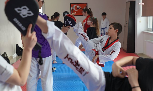 TEPEBAŞI’NDA ÇOCUKLAR KENDİLERİNİ SAVUNMAYI ÖĞRENİYOR