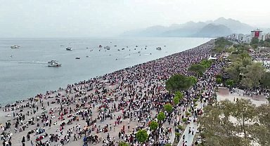 Türk Yıldızları, Antalyalıları hayran bıraktı