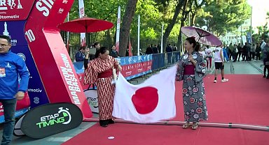 Türkiye'nin en hızlı maratonu 'Maraton İzmir Avek'te kazananlar belli oldu
