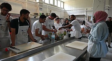 Ürdün ve İtalya'dan gelen gençler, Yozgat'ta kendi yemeklerini yaptı, Türk mutfağını tanıdı