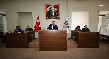 Urla Belediye Meclisi'nde 2023 Yılı Faaliyet Raporu şerh konularak kabul edildi