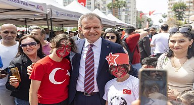 Vahap Seçer: "Çocuklarımıza sözümüzdür: Güzel günler göreceğiz, güneşli günler"