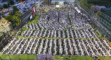 Vahap Seçer, personelle iftarda buluştu: Mersin halkına hizmet eden herkes benim kardeşimdir