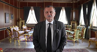 Yunusemre Belediye Başkanı Balaban, lüks makam odası hakkında konuştu: "Gerekirse satacağız. Mütevazi makam odası oluşturacağız"