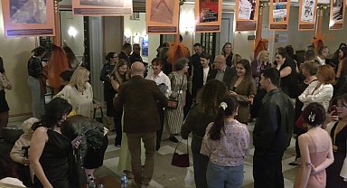 27. Uçan Süpürge Kadın Filmleri Festivali'nin açılış töreni yapıldı. Onur ödülü oyuncu Hatice Aslan'a verildi