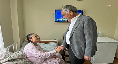 Adana Büyükşehir Belediye Başkanı Karalar'dan huzurevine 'Anneler Günü' ziyareti 