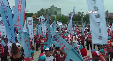 Adana'da Türk-İş'e bağlı sendikaların işçileri 1 Mayıs'ta bir araya geldi