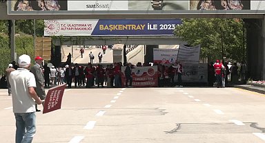 Ankara'da toplanan binlerce emeklinin ortak talebi