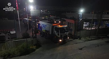 Aydın Büyükşehir Belediyesi'nin temizlik ekiplerinden yoğun mesai
