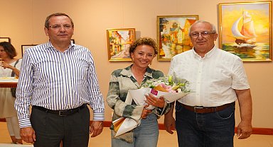 Ayvalık Kültür Sanat Derneği'nin düzenlediği resim sergisinden renkli görüntüler