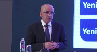 Bakan Şimşek'ten, ''doğal gaz, petrol müjdelerine'' kinayeli gönderme: ''Bunlara hayır demeyiz ama ortaya koyduğumuz programda bu hususları kale almıyoruz”