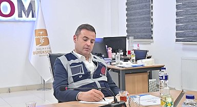 Balıkesir Büyükşehir Belediye Başkanı Ahmet Akın 1 Mayıs kutlamalarına katıldı