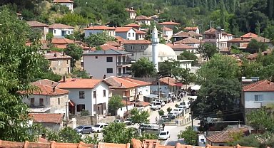 Balıkesir'in Burhaniye ilçesinde düzenlenen çiftçi hayrı etkinliği 3 bin kişiyi buluşturdu