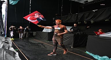Beşiktaş Belediyesi’nin 19 Mayıs kutlamaları, Murda ve Hadise konserleriyle son buldu