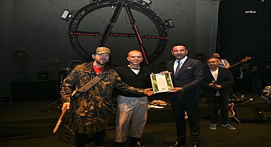 "Beşiktaş Gençlik Festivali"Nin konukları Ozan Doğulu ve Athena oldu