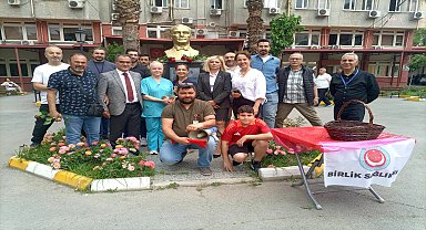 Birlik Sağlık Sen İzmir Şube Başkanı Berna Boran: "3 hemşirenin yapacağı işi 1 hemşire yapmaktadır"