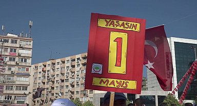 Bornova Belediye Başkanı Eşki, 1 Mayıs'ta işçilerle yürüdü