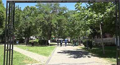 Bornova Belediyesi'nden Küçükpark'ta moto kuryelere özel park alanı