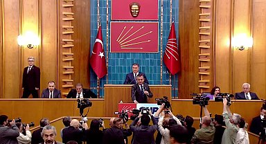CHP grup toplantısı...Özgür Özel: "Cumartesi Anneleri'nin bu hafta bininci eylem haftası. Hep birlikte normalleşmeye şahitlik etmek istiyoruz"